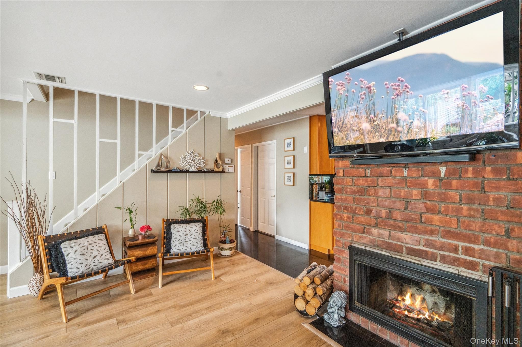 55 Duckpond Drive N