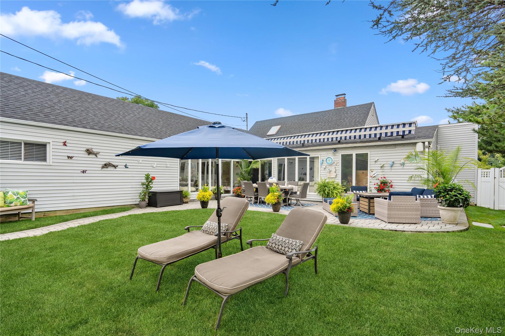 55 Duckpond Drive N