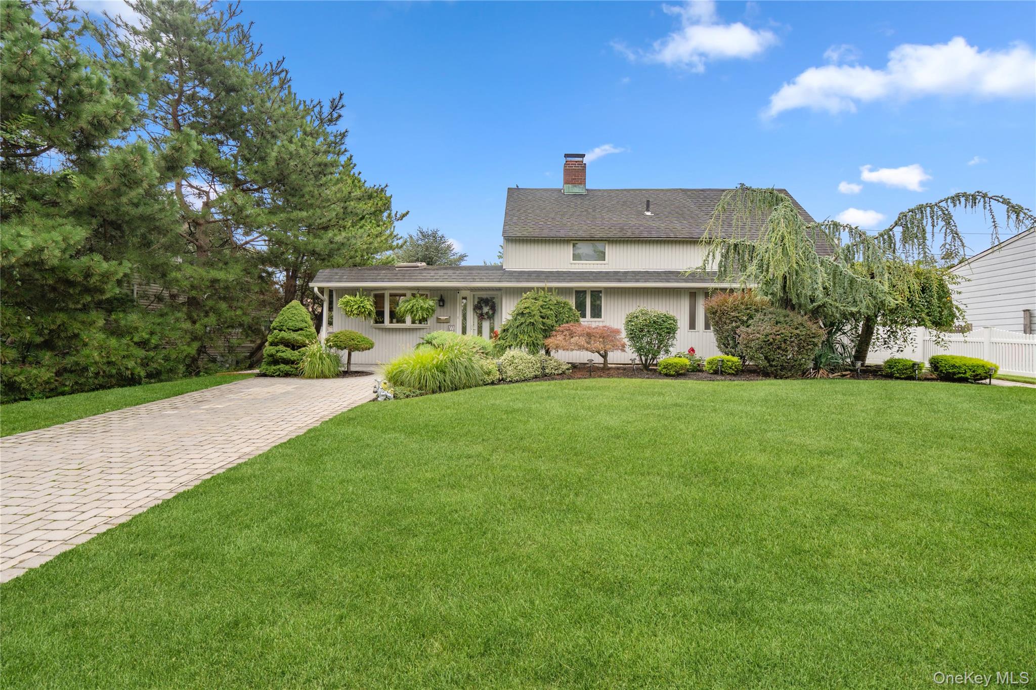 55 Duckpond Drive N