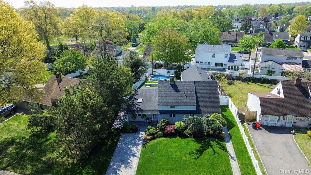 55 Duckpond Drive N