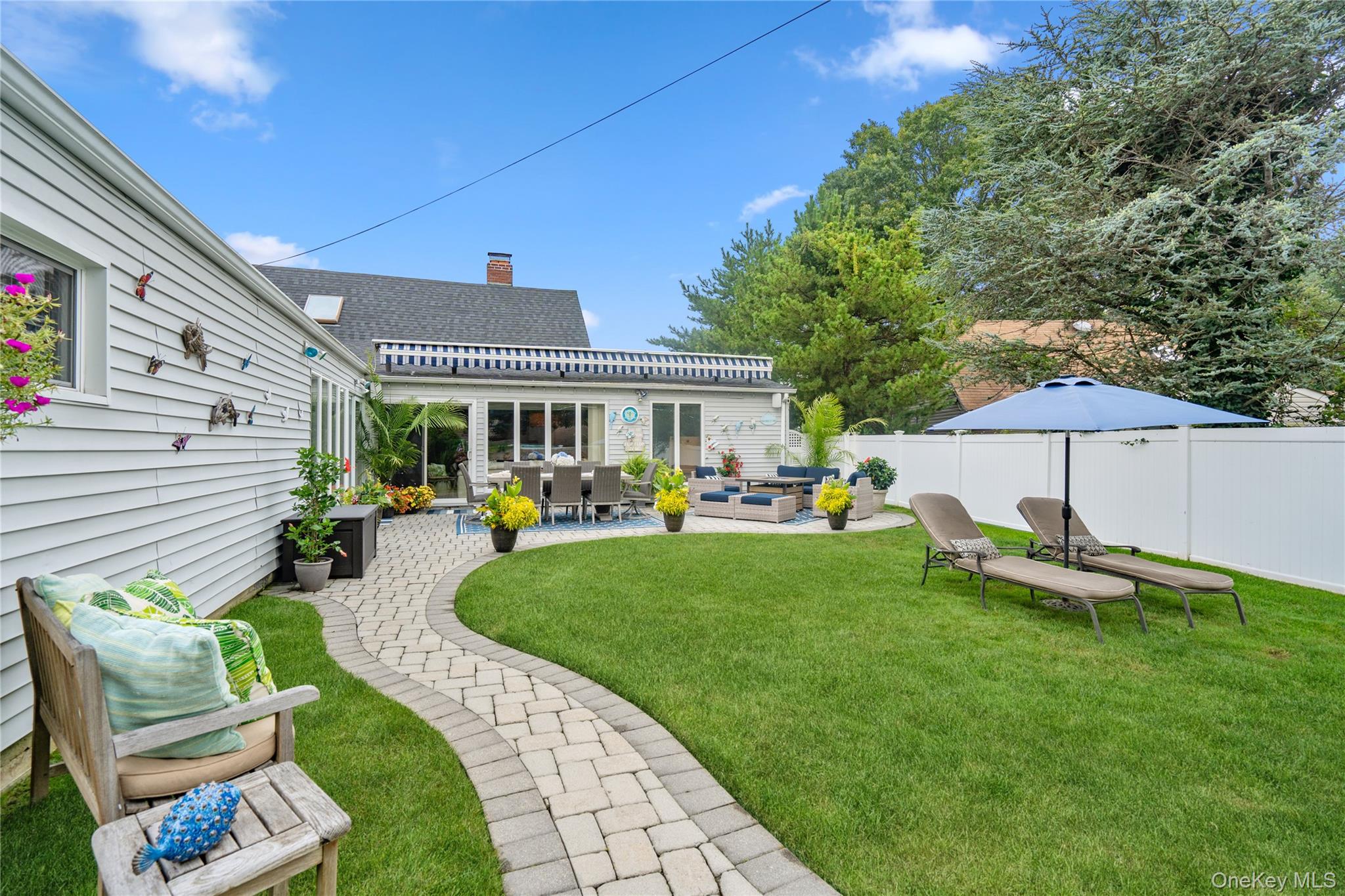 55 Duckpond Drive N