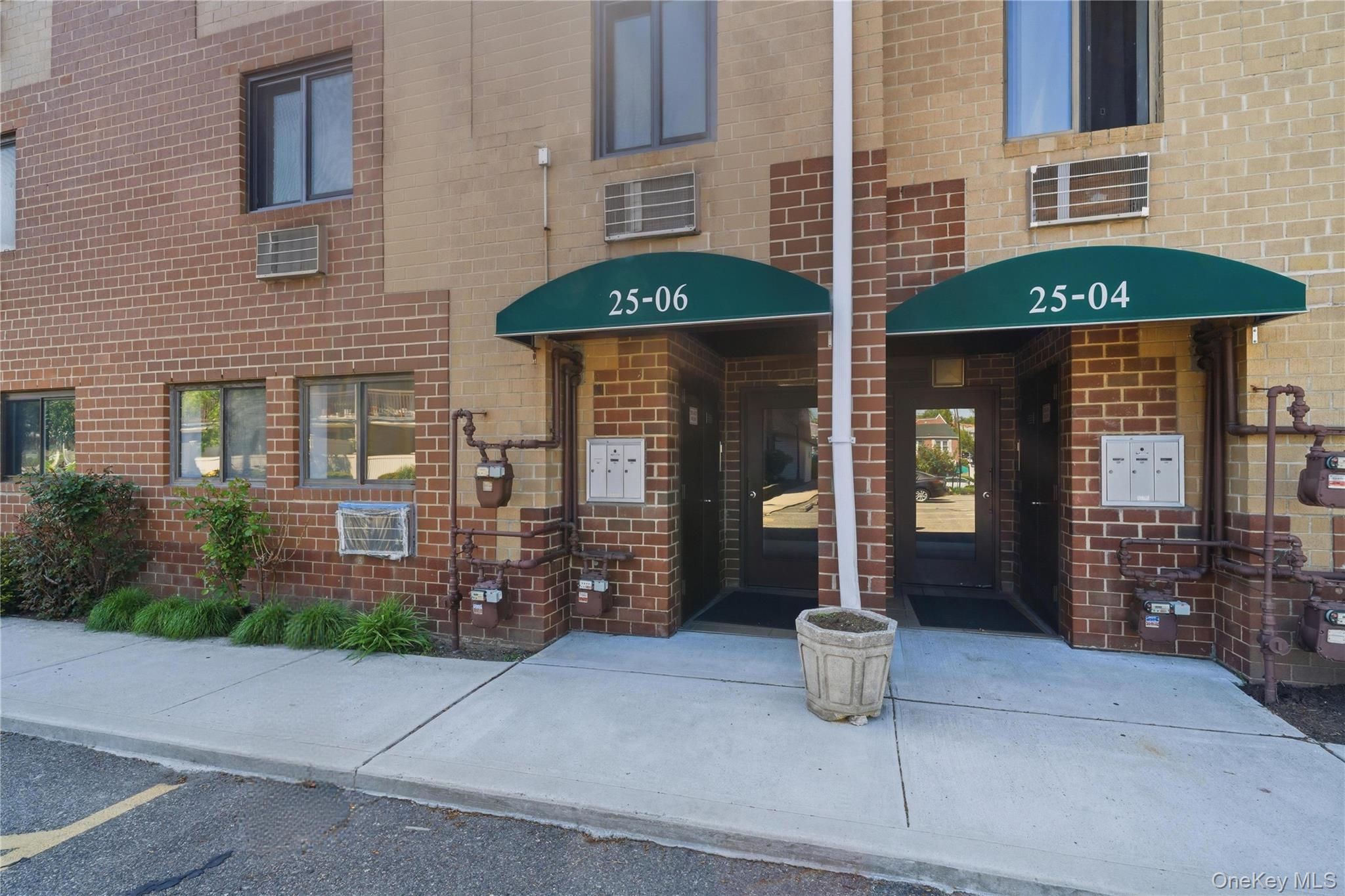 2506 120th Street Unit: 1