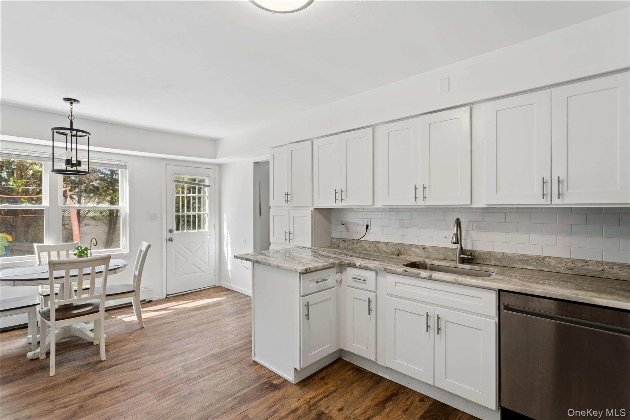 112 Ivy Lane
