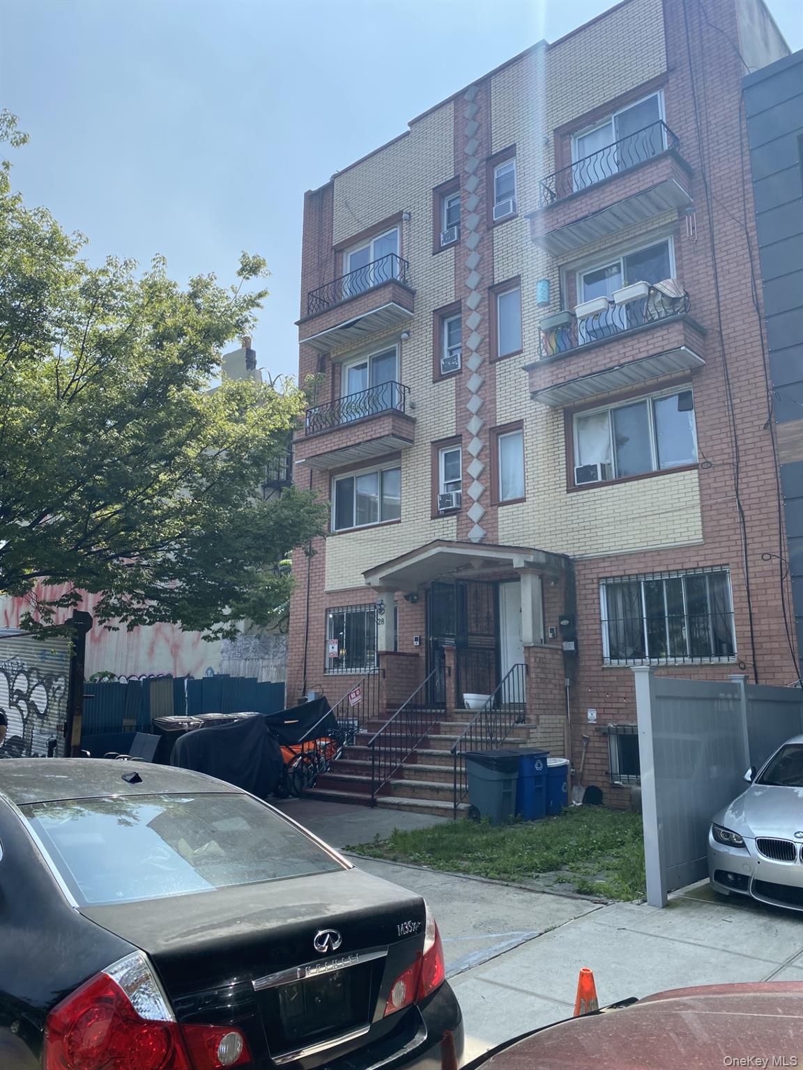 28 Saint Andrews Place Unit: 4