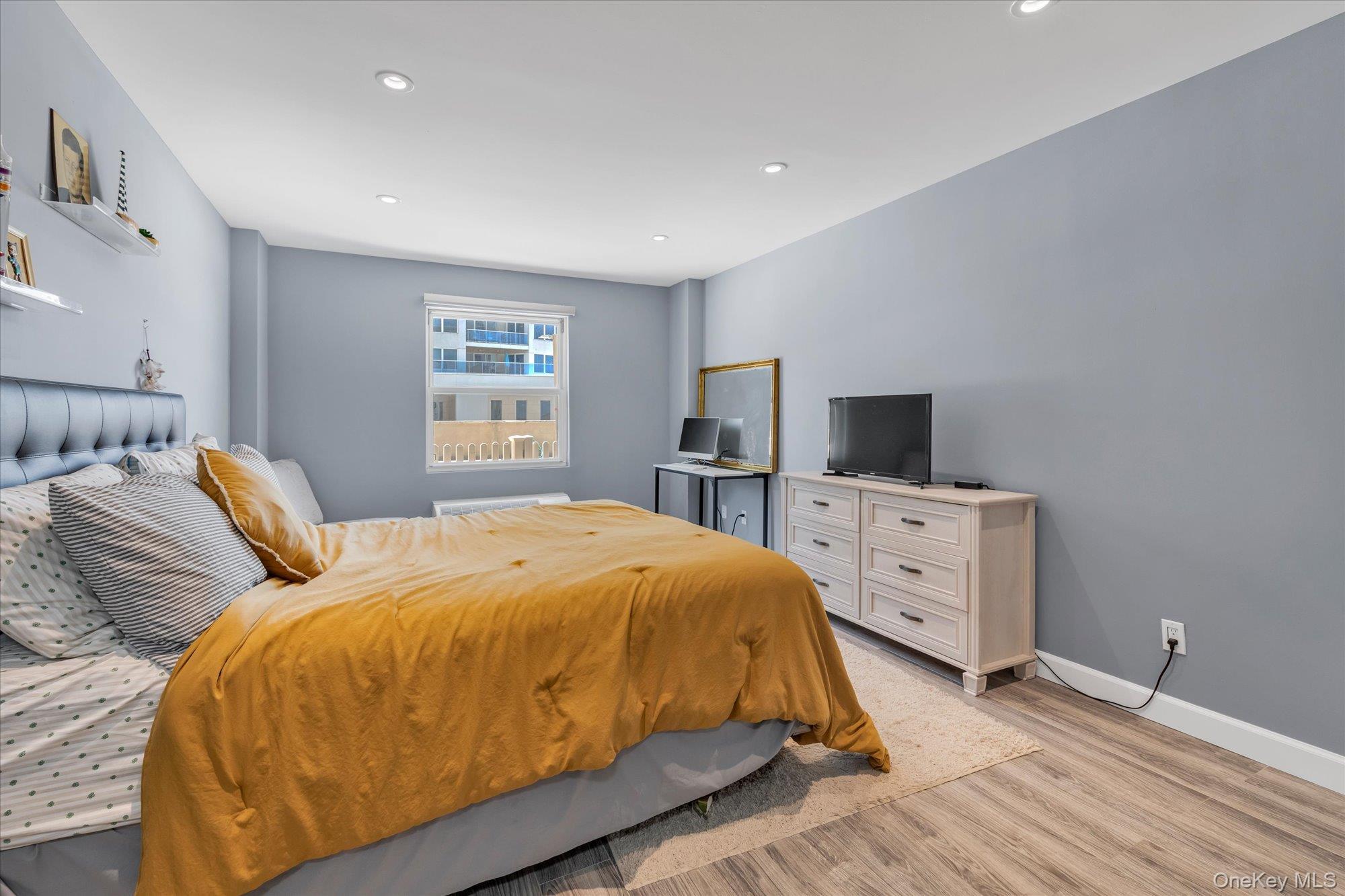 360 Shore Road Unit: 2C
