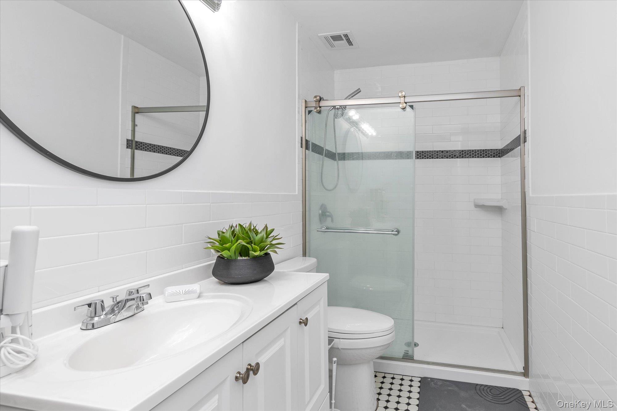 360 Shore Road Unit: 2C