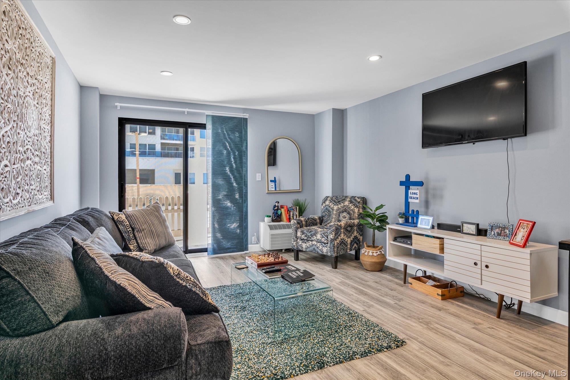 360 Shore Road Unit: 2C