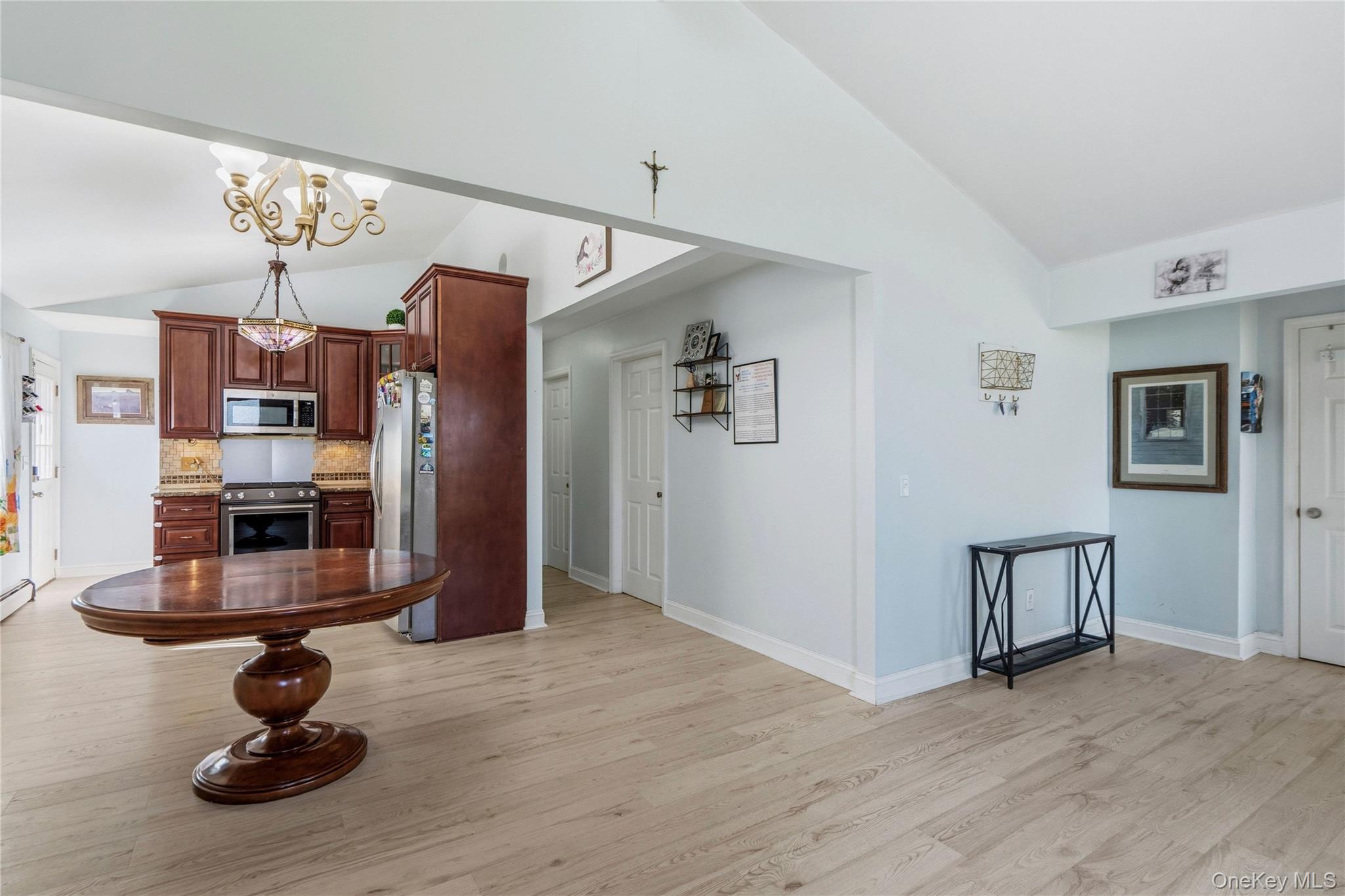 82 Robinwood Drive