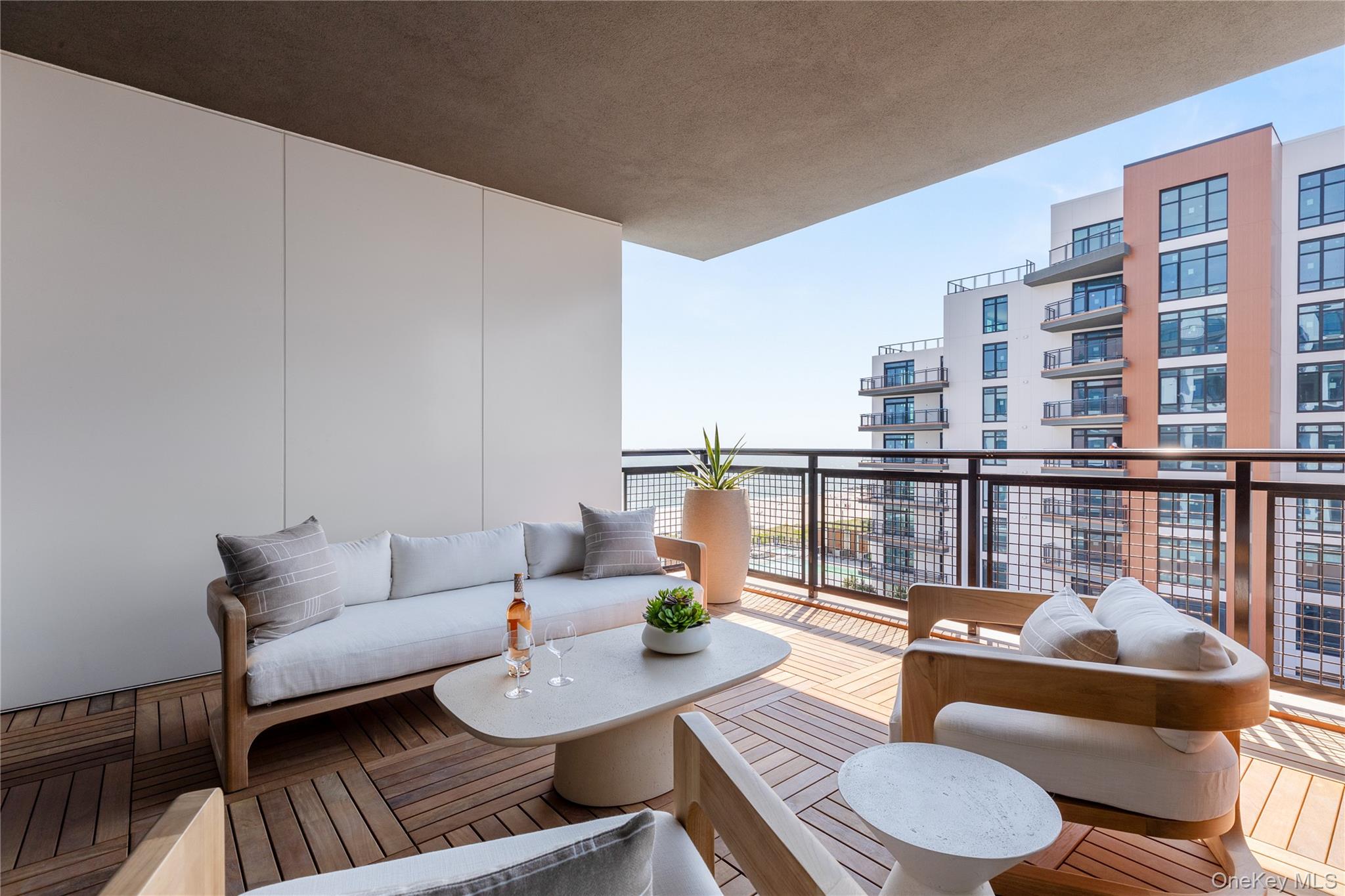 140 Boardwalk Unit: L8 B