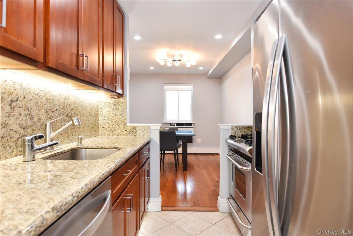 320 E Shore Road Unit: 2-A