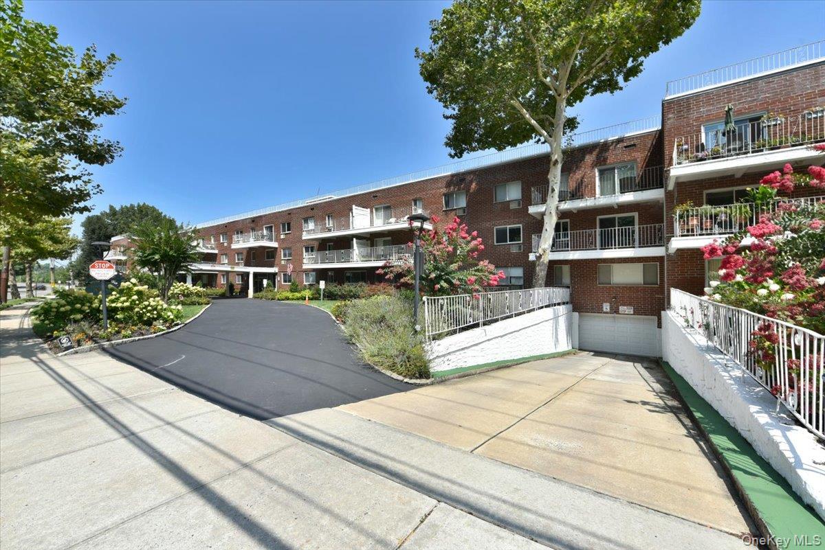 320 E Shore Road Unit: 2-A