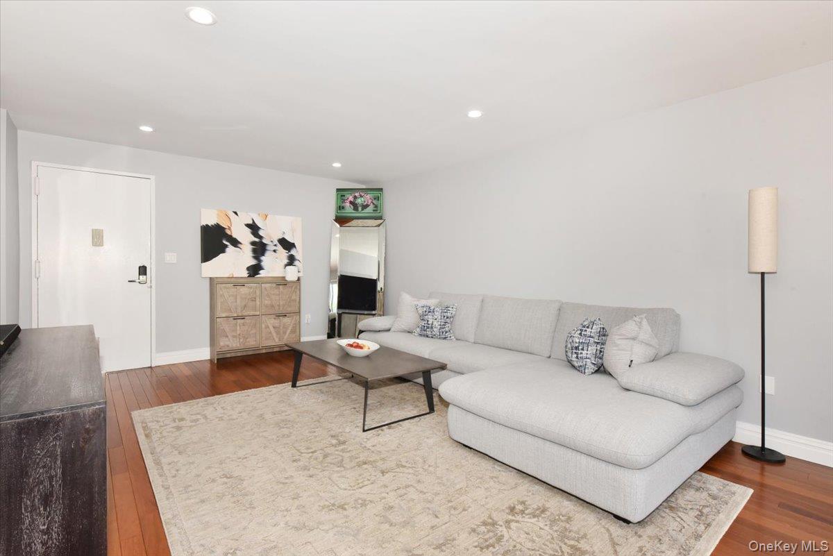320 E Shore Road Unit: 2-A