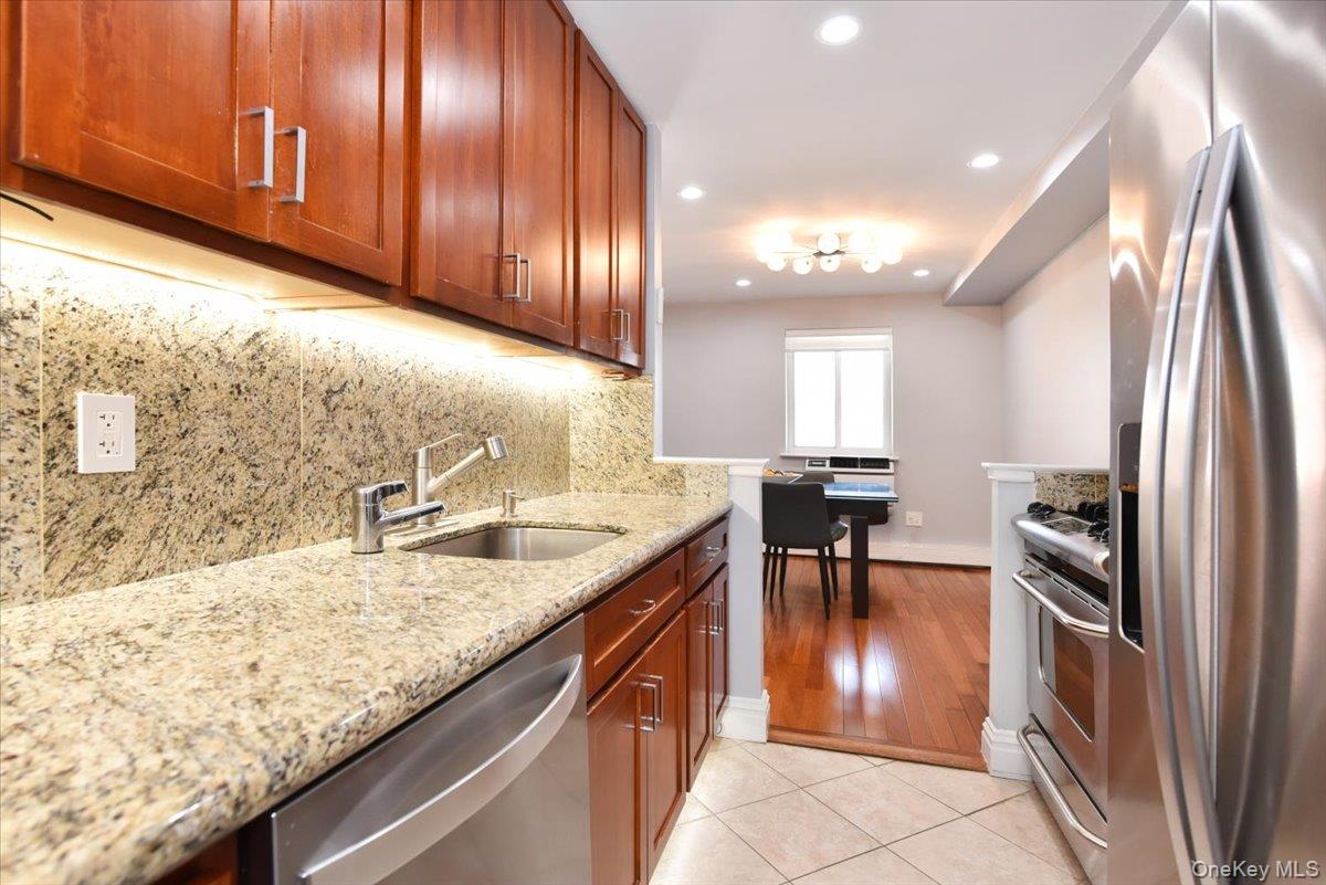 320 E Shore Road Unit: 2-A