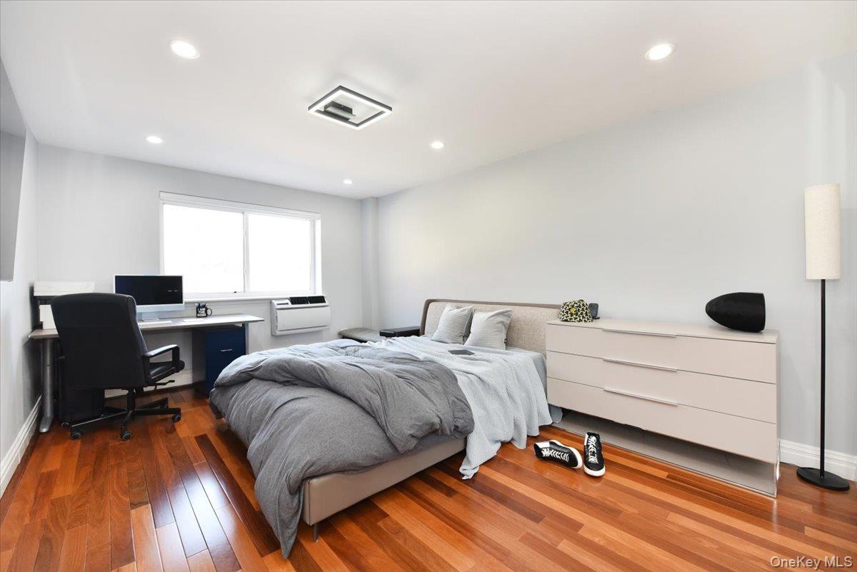 320 E Shore Road Unit: 2-A