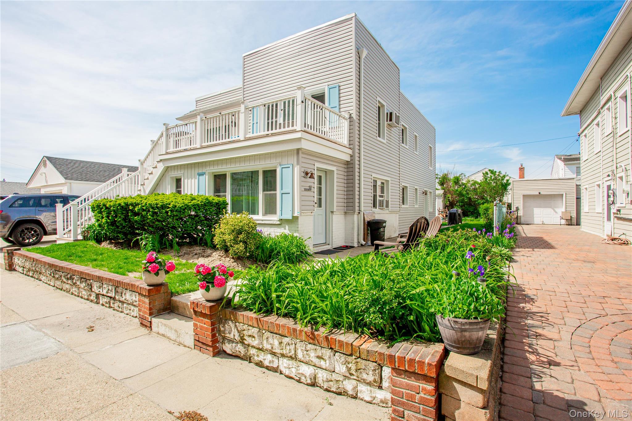 557 Shore Road Unit: Lower