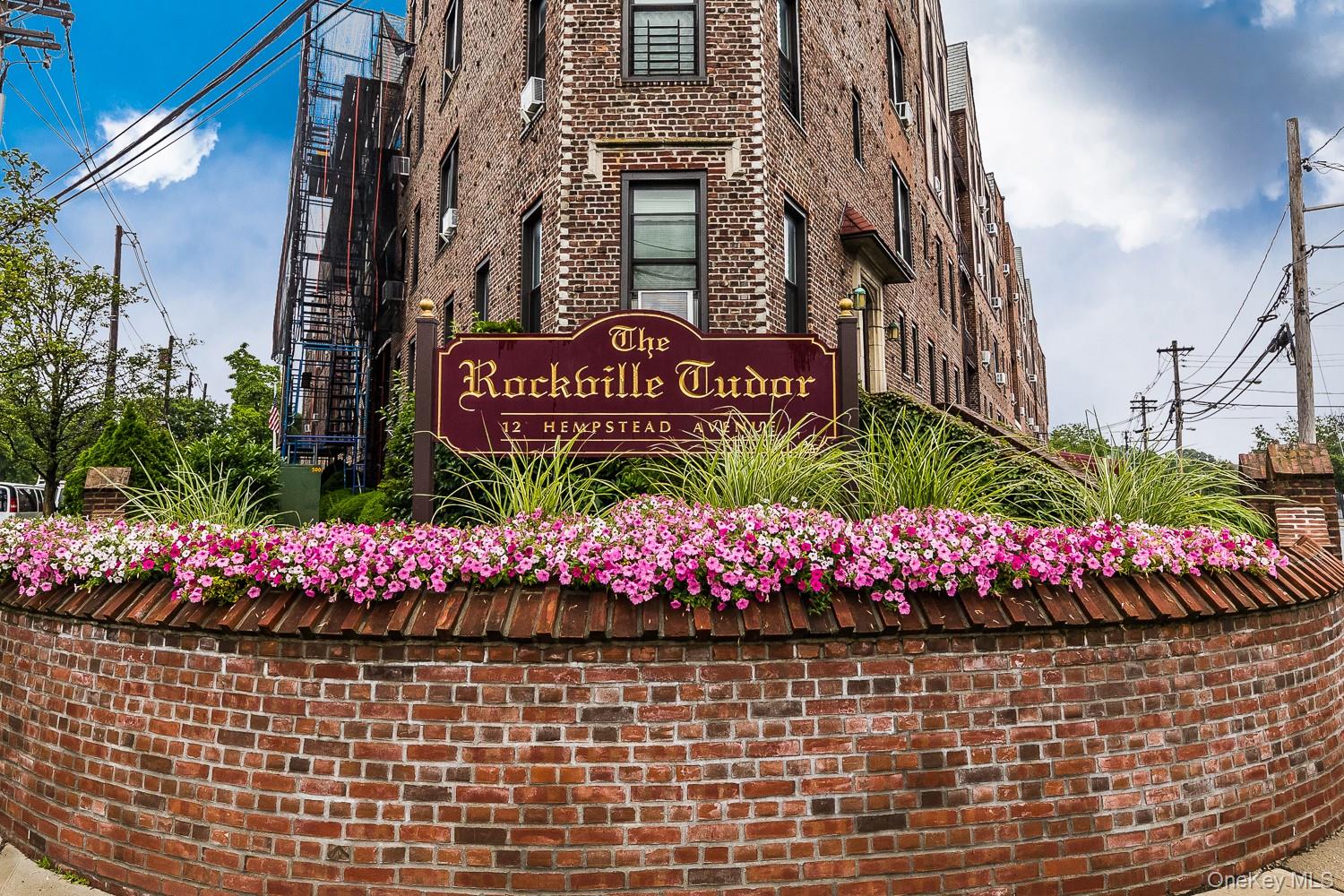 12 Hempstead Avenue Unit: 1M
