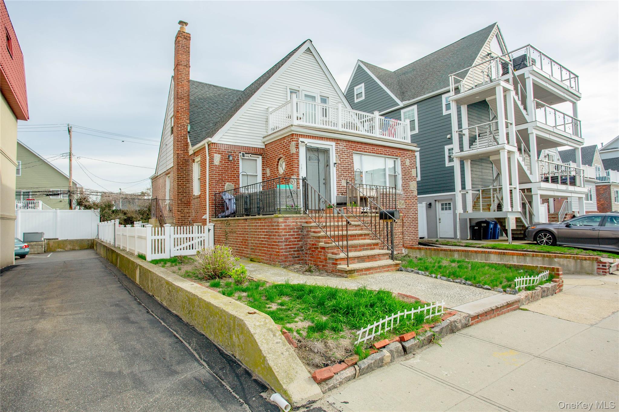 237 E Broadway Unit: Lower