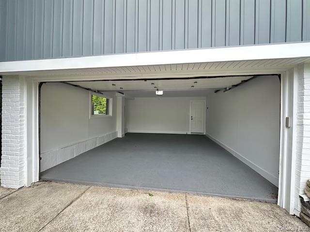 8 White Oak Drive