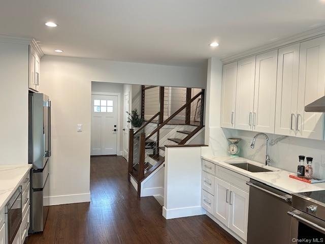 8 White Oak Drive