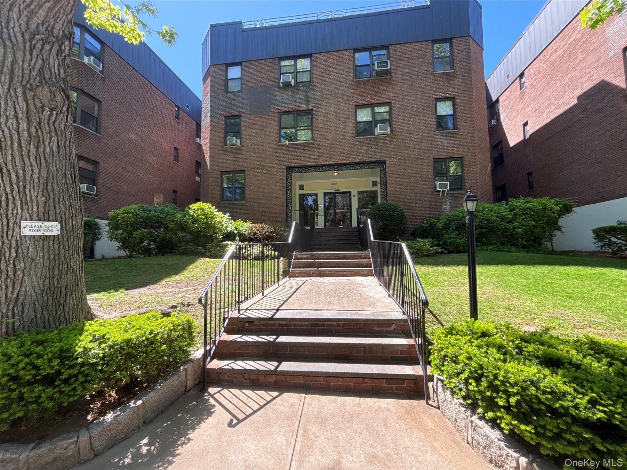12 Welwyn Road Unit: 2P