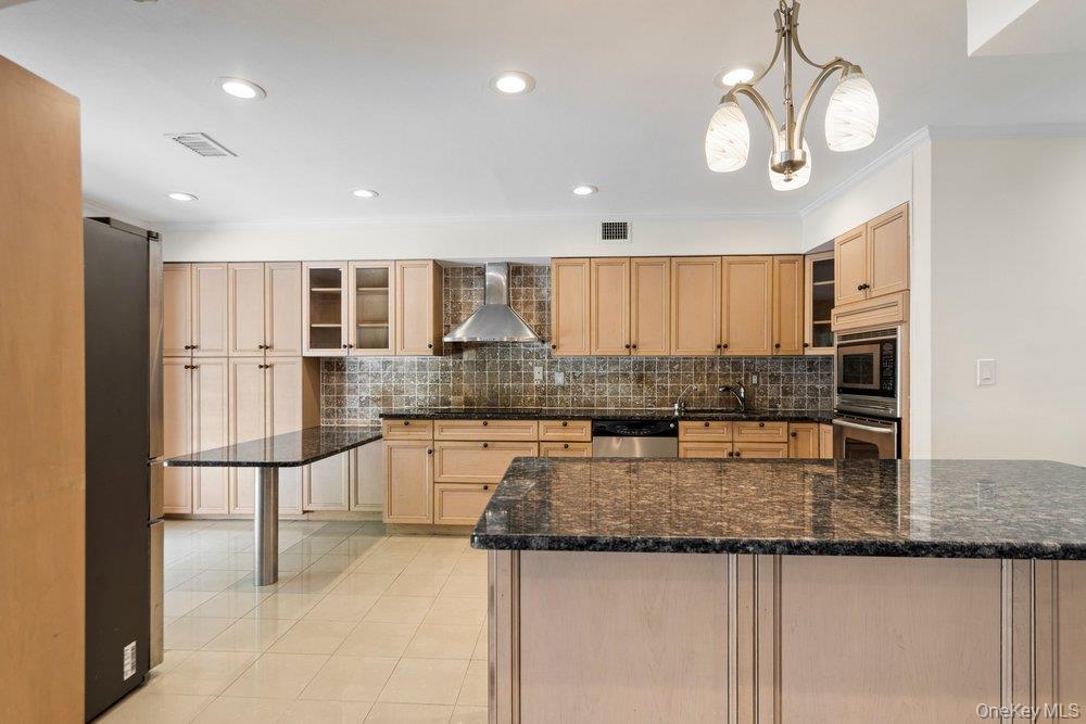 41 E View Court