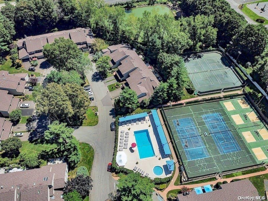 41 E View Court