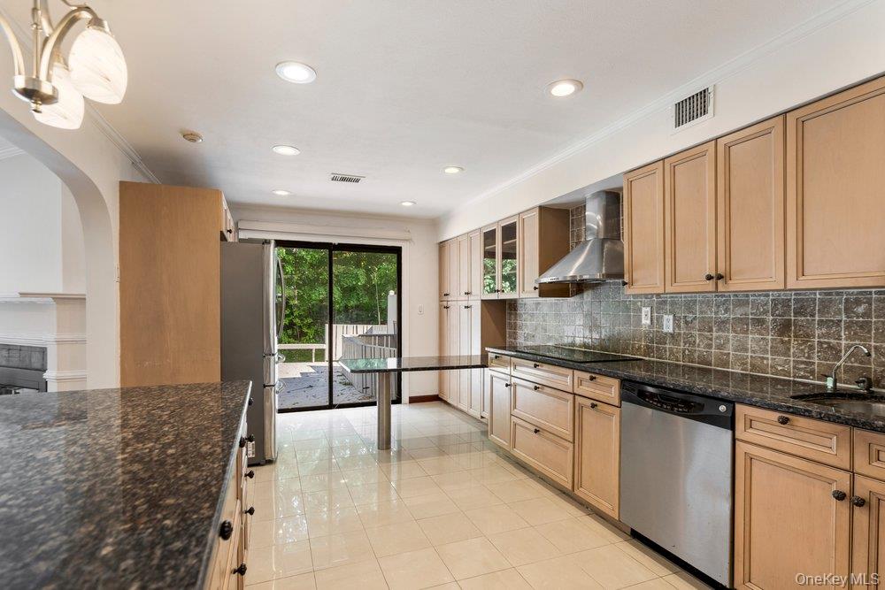 41 E View Court
