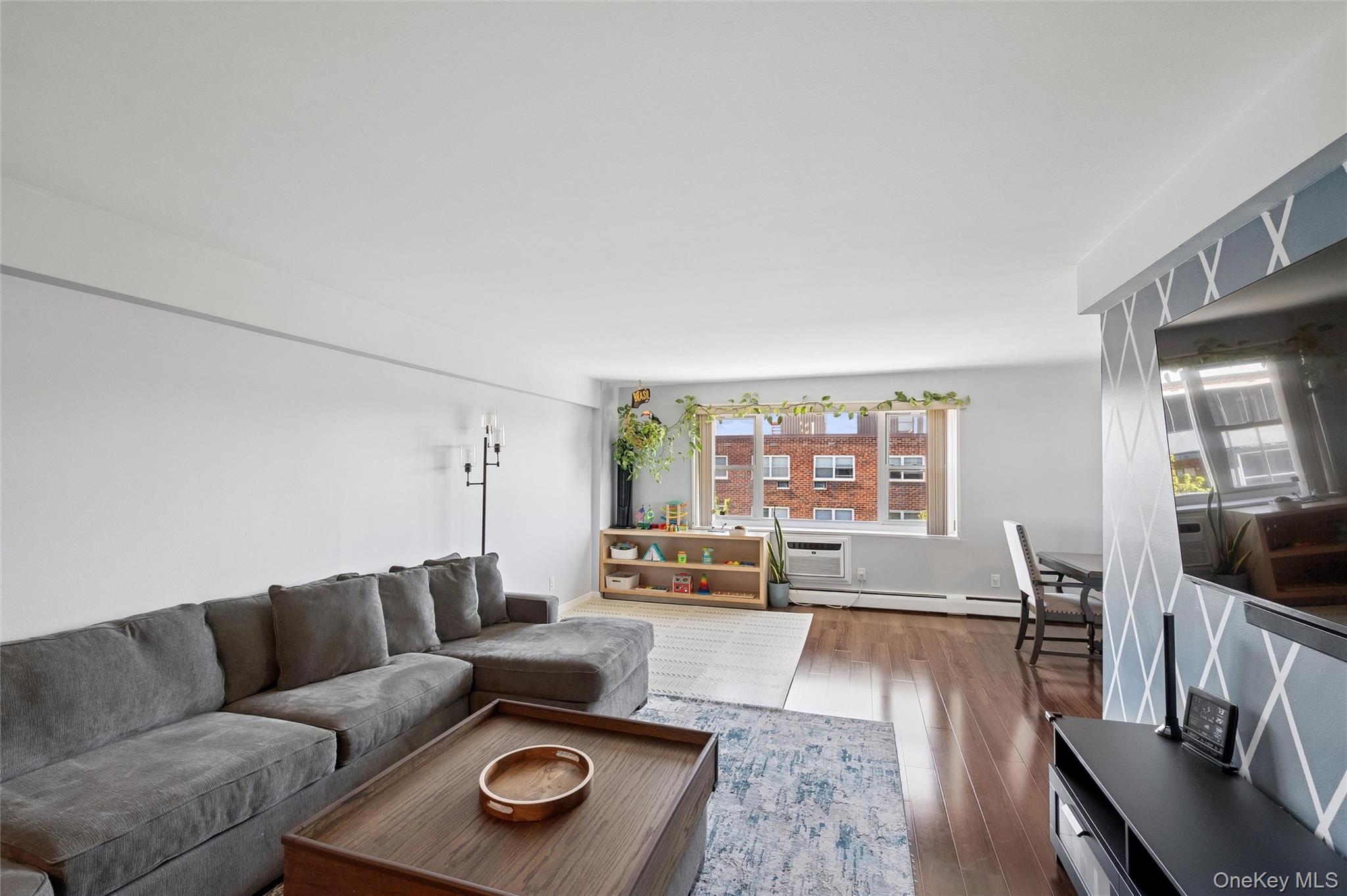 101 Lincoln Avenue Unit: 4h
