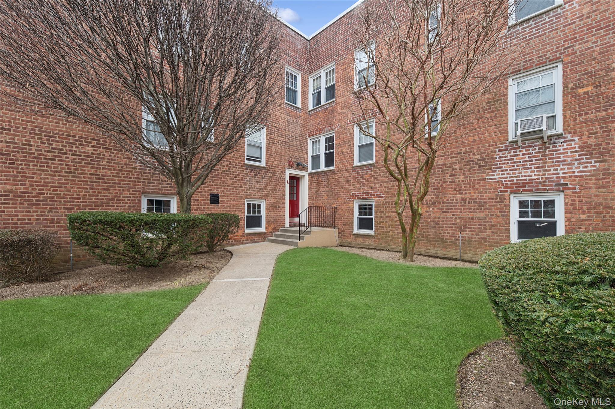 200 N Village Avenue Unit: A3