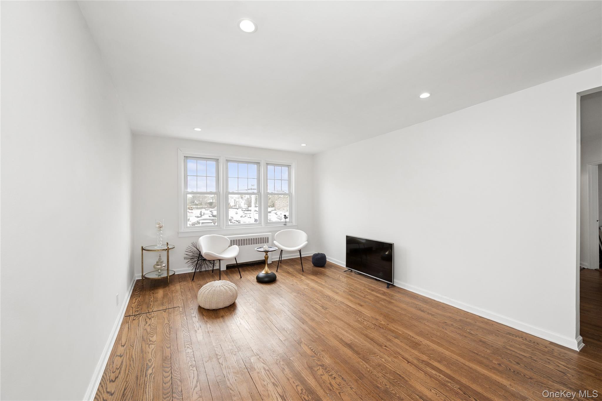200 N Village Avenue Unit: A3