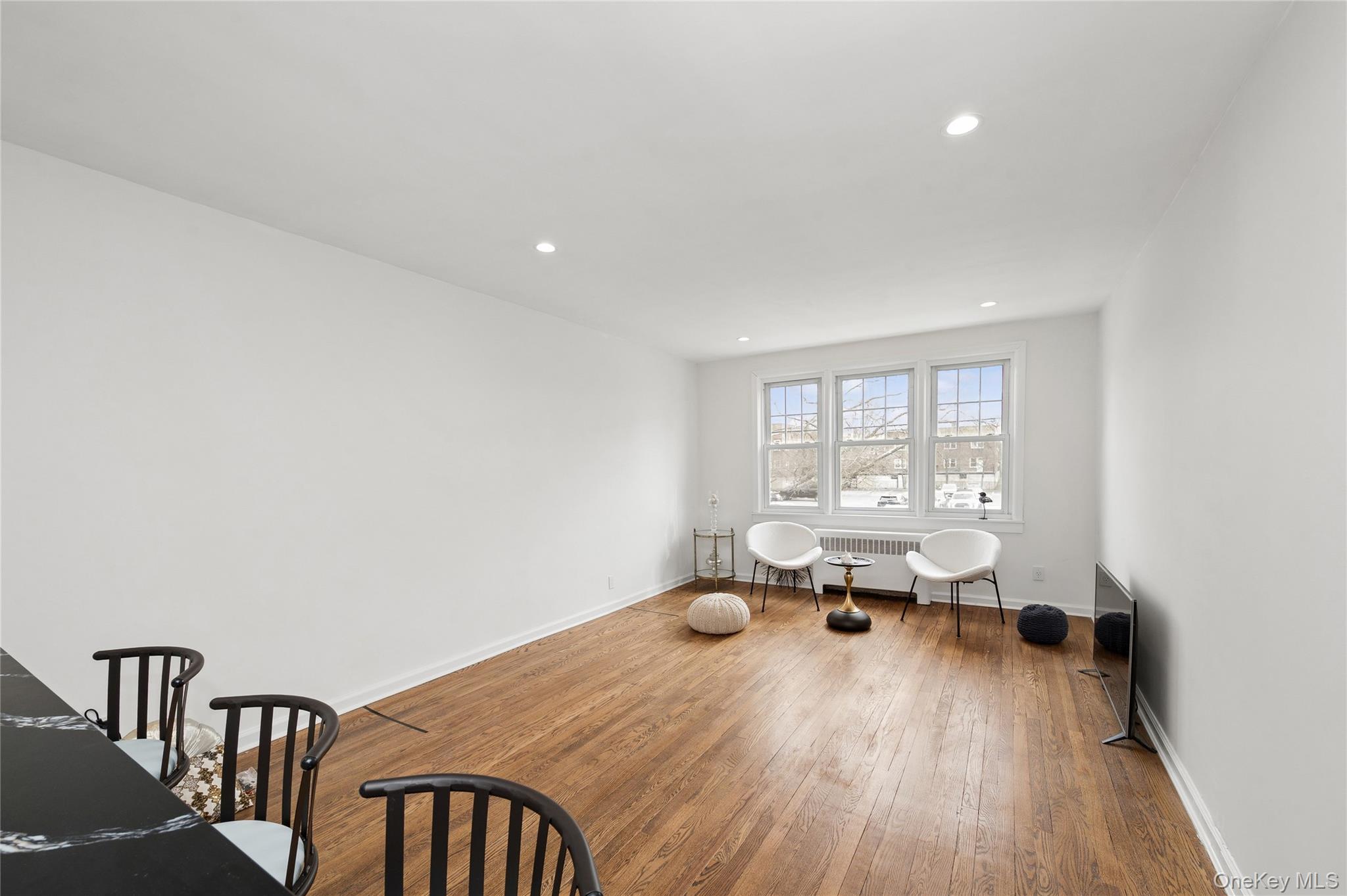 200 N Village Avenue Unit: A3