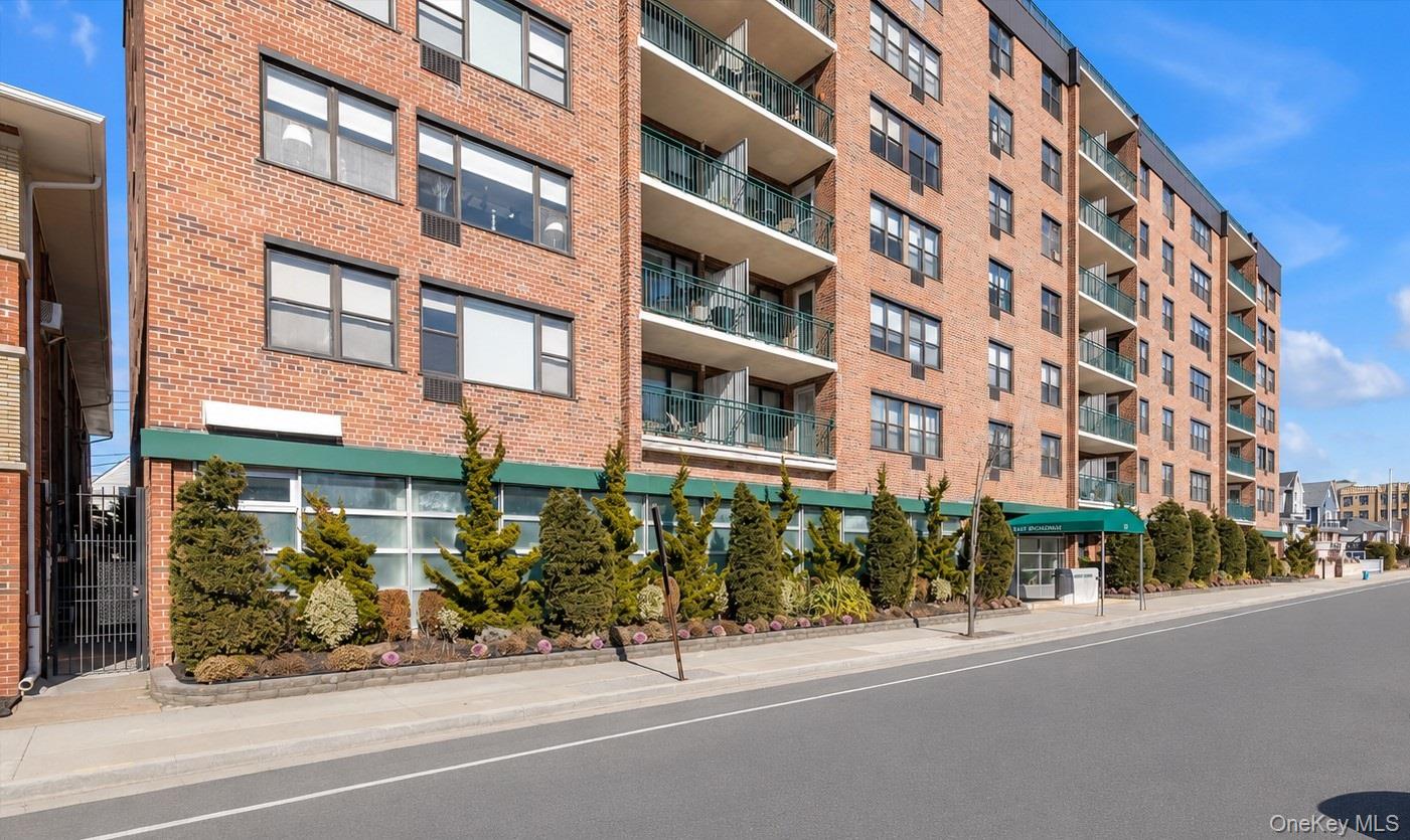 333 E Broadway Unit: 1D