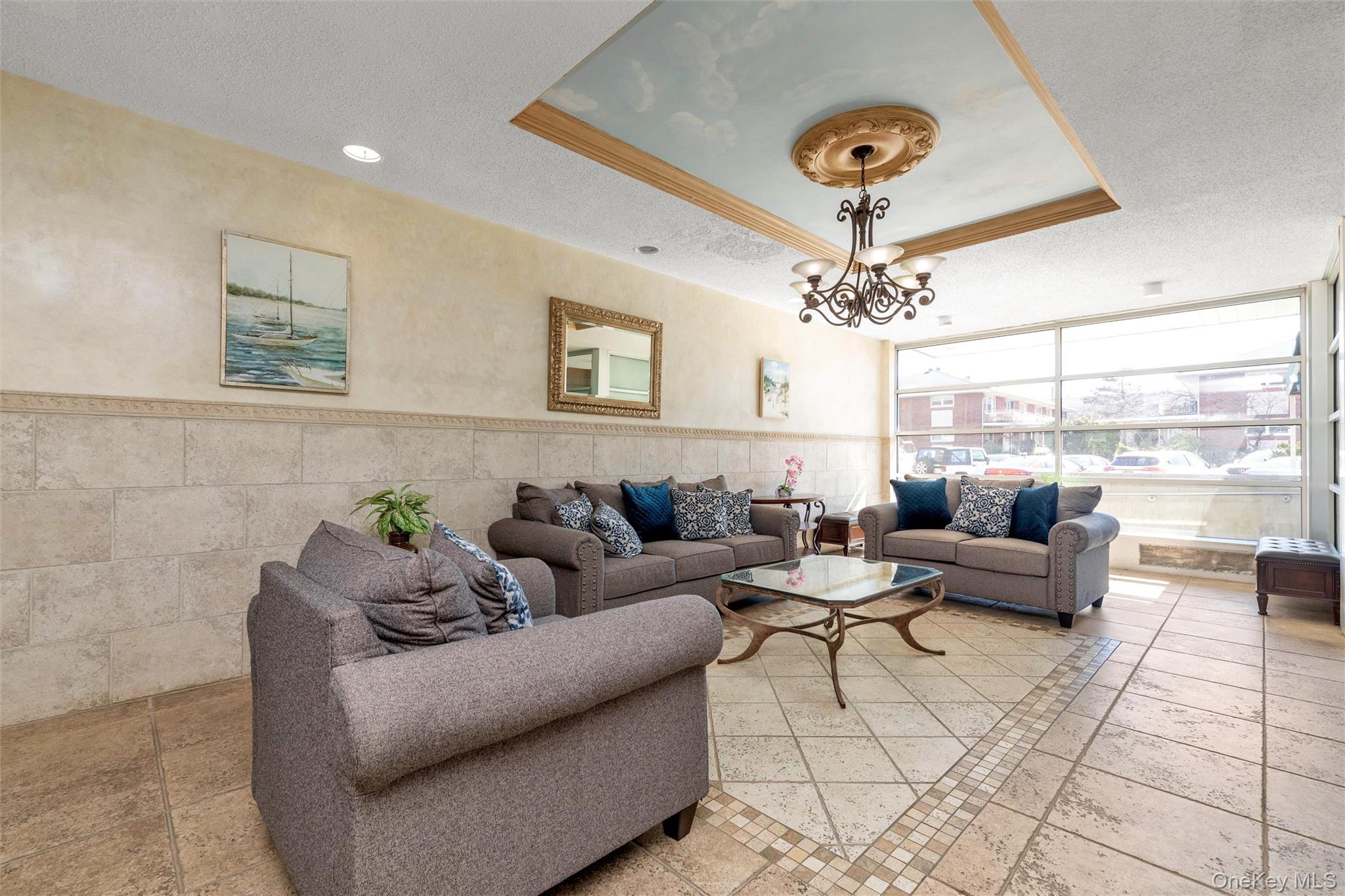 333 E Broadway Unit: 1D