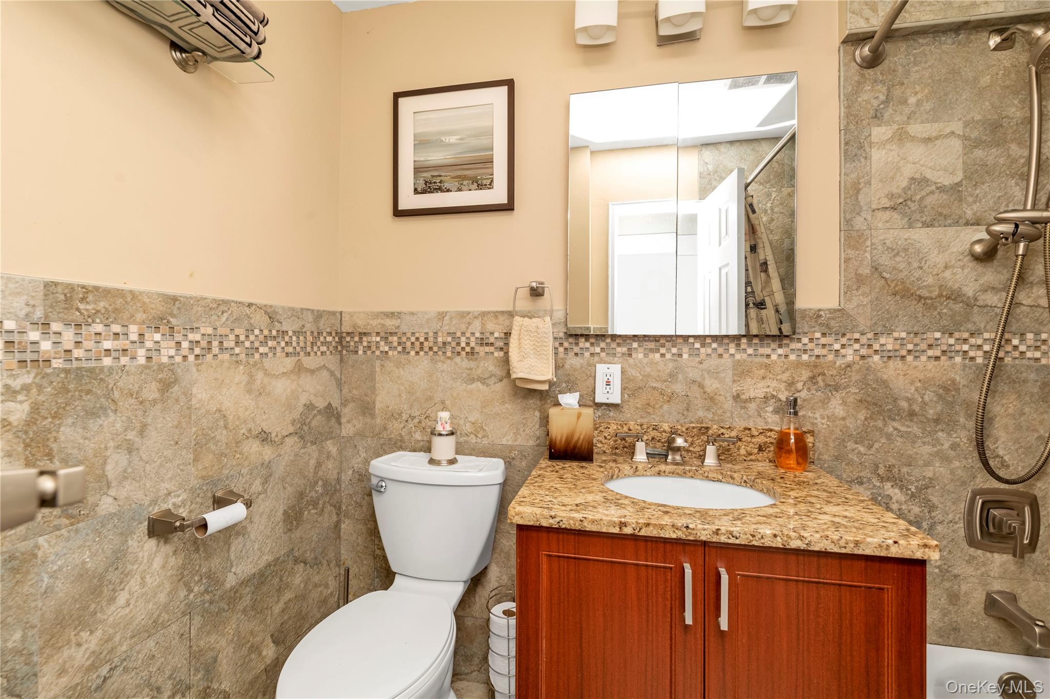 333 E Broadway Unit: 1D