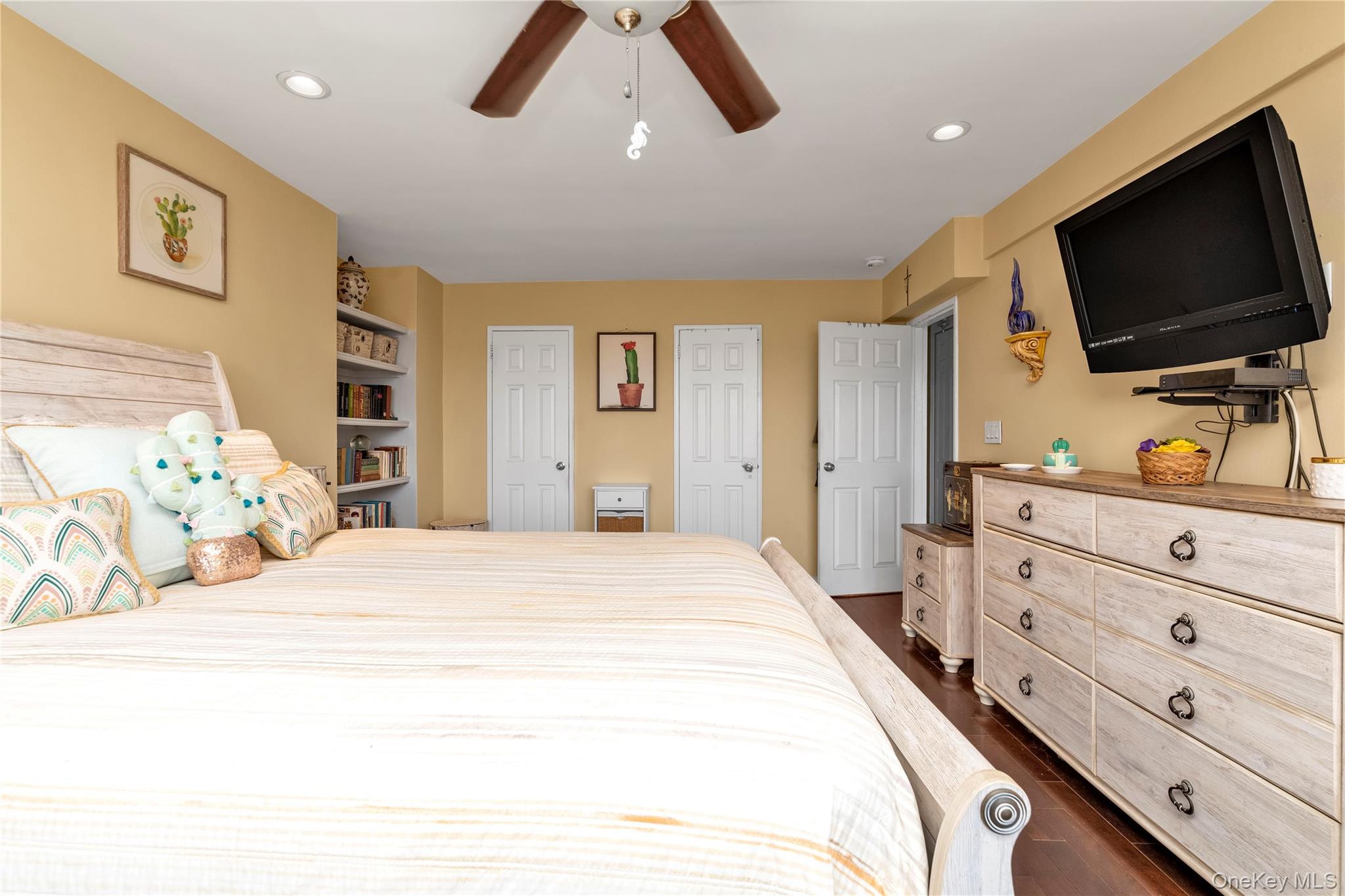 333 E Broadway Unit: 1D