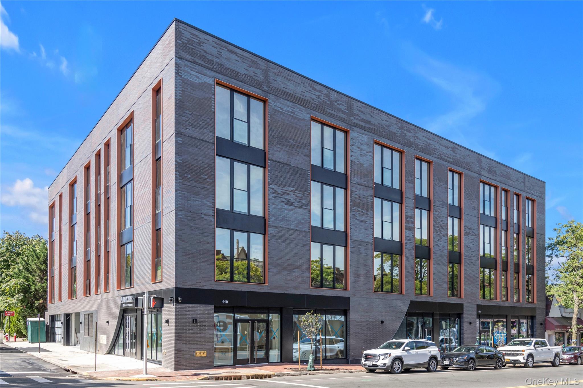 108 Middle Neck Road Unit: 4G