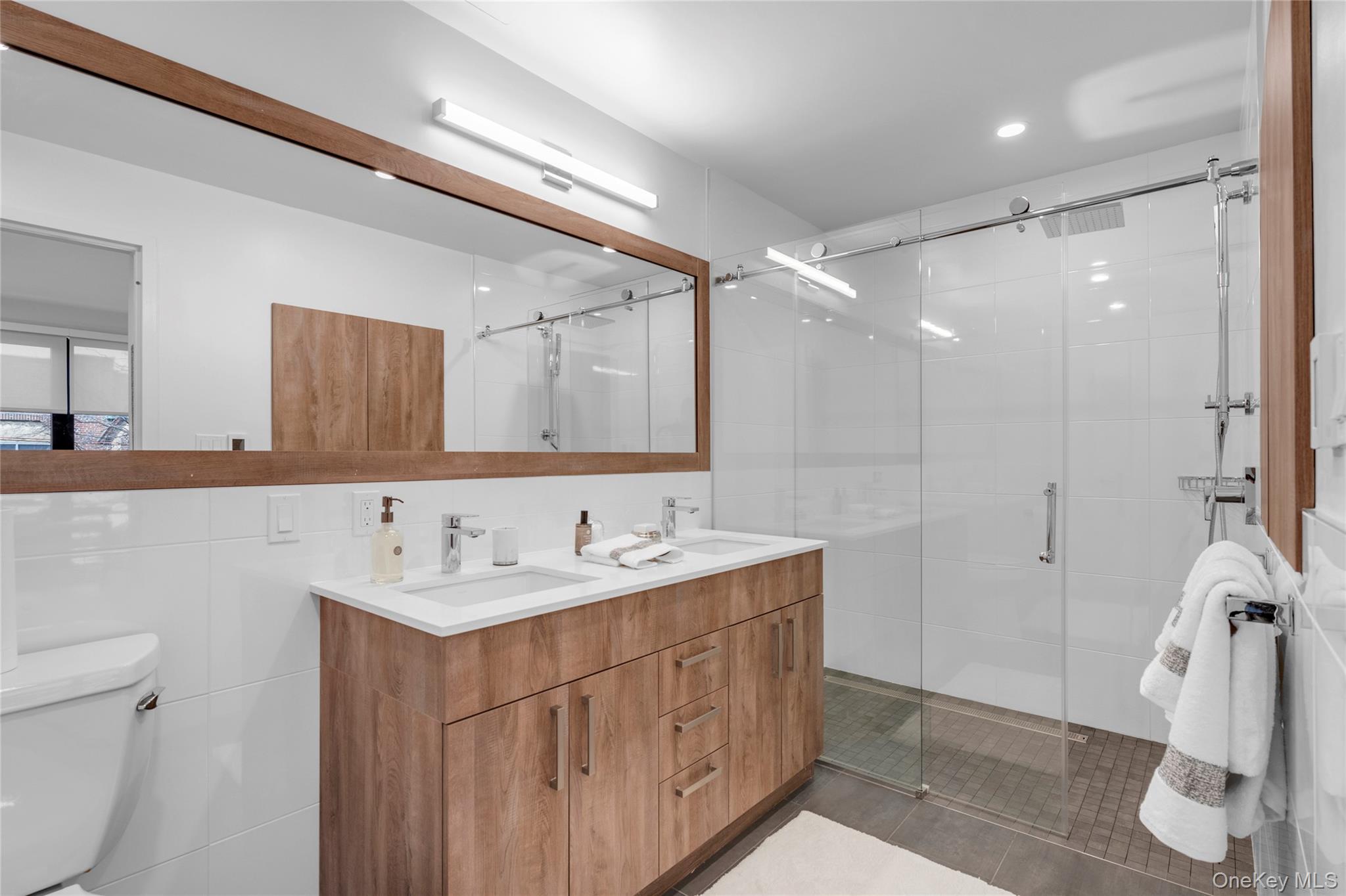 108 Middle Neck Road Unit: 4G