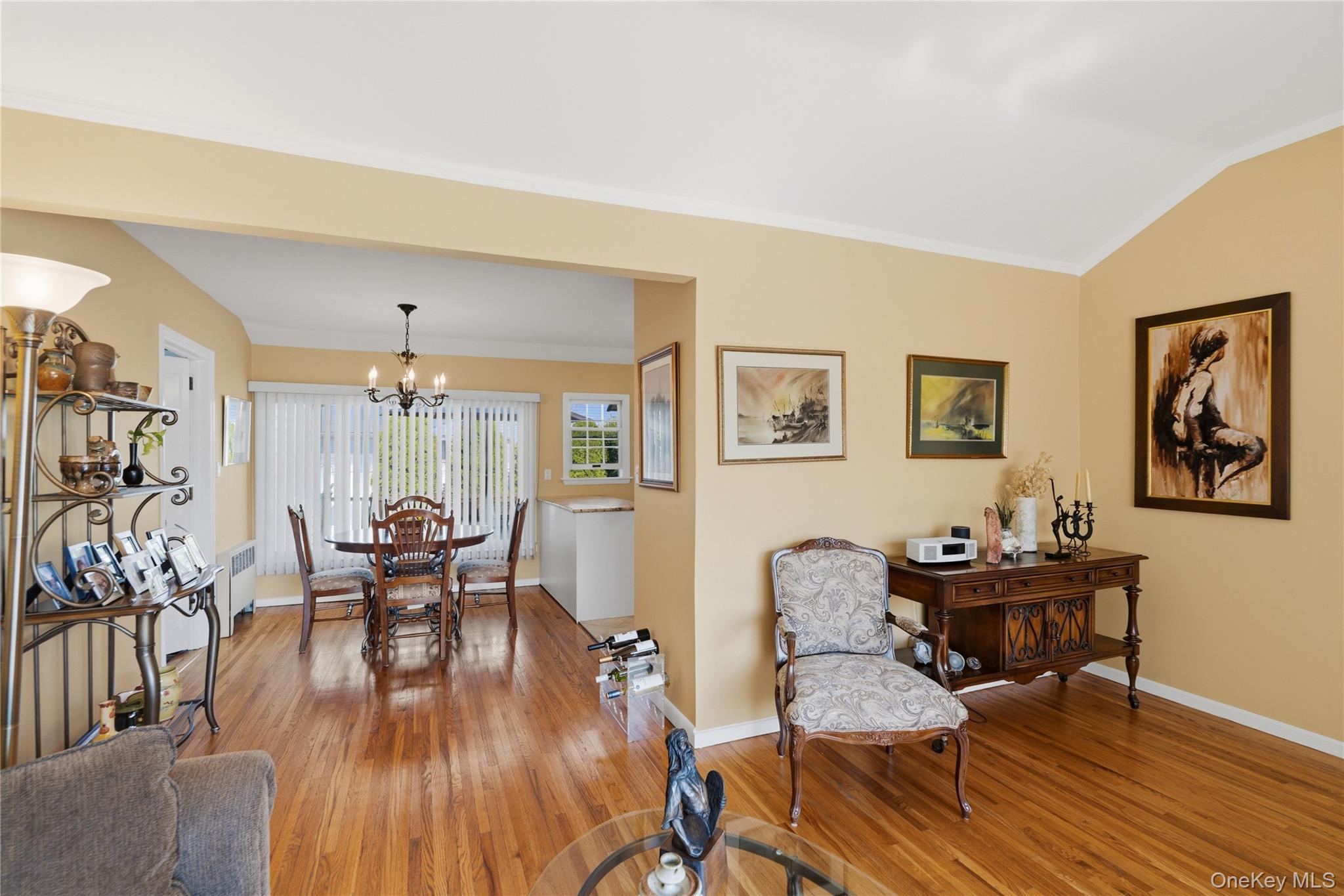 895 Iris Drive