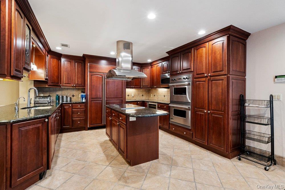109 Foxwood Drive