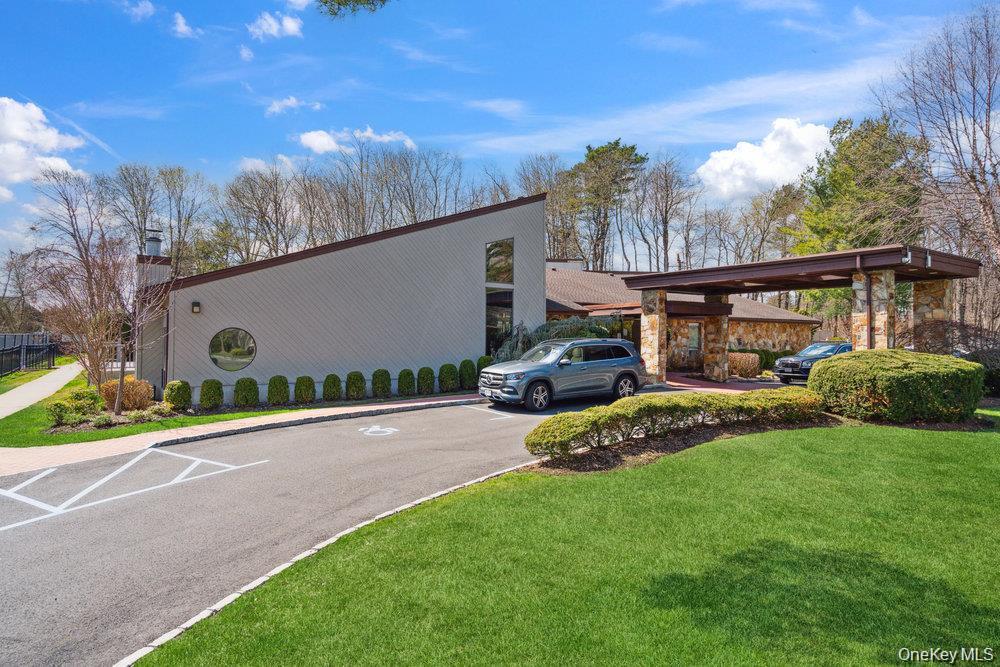 109 Foxwood Drive