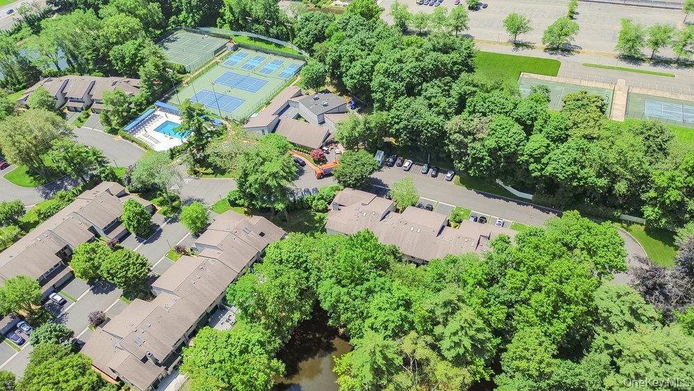 109 Foxwood Drive