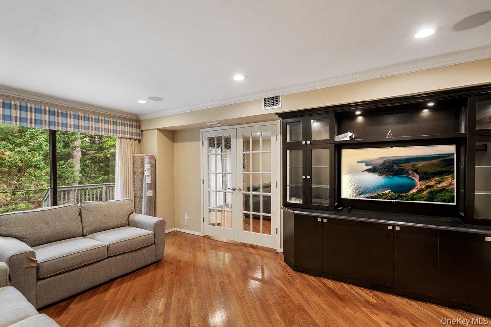 109 Foxwood Drive