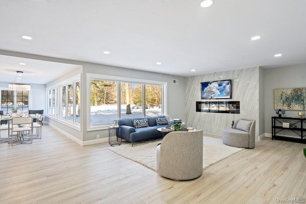 497 Woodbury Road