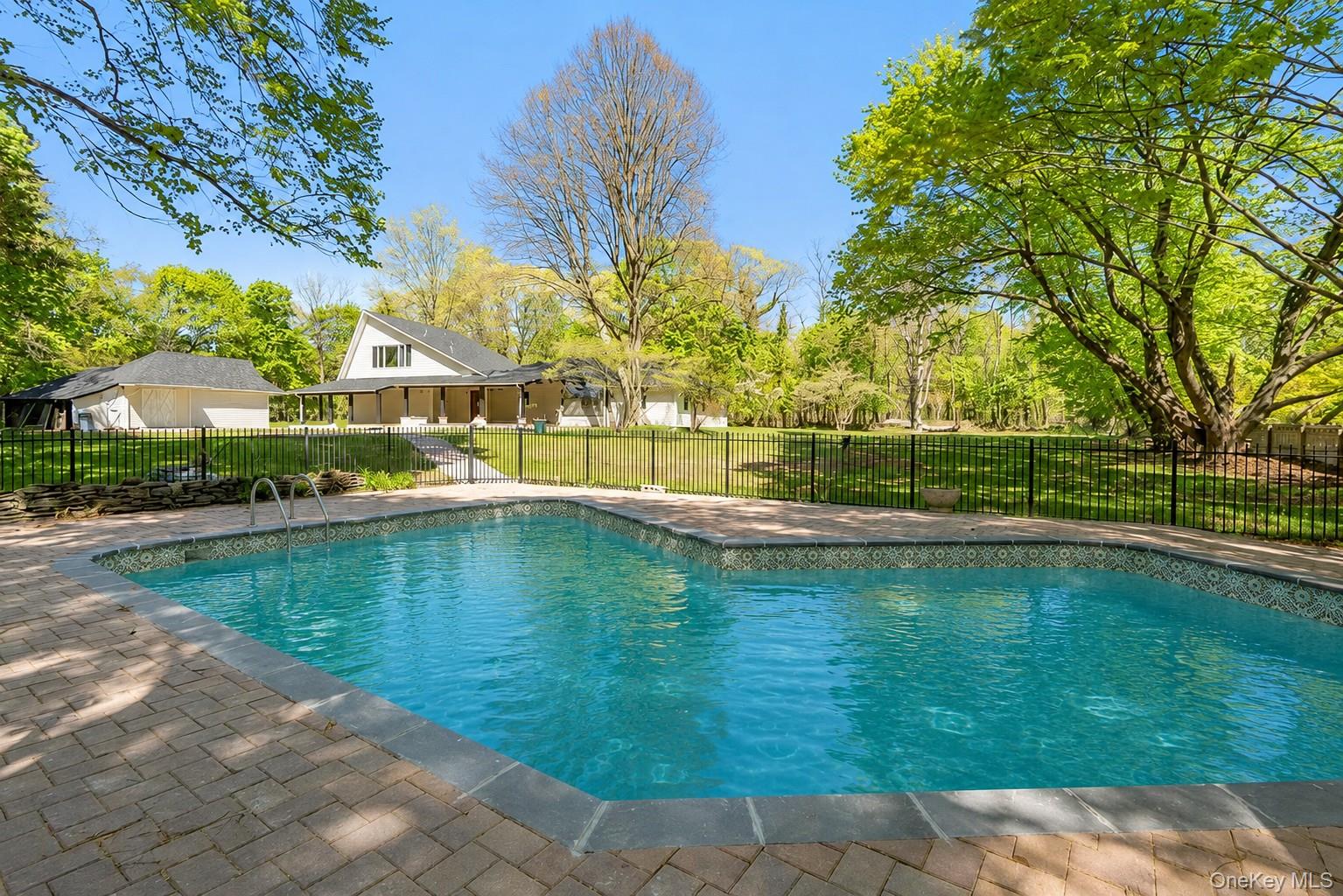 497 Woodbury Road