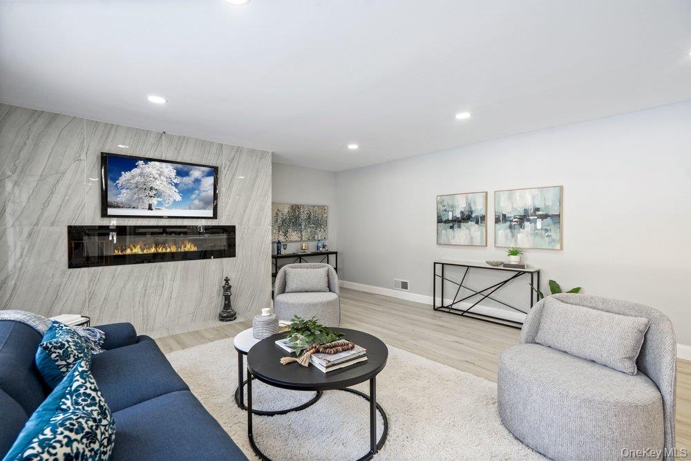 497 Woodbury Road