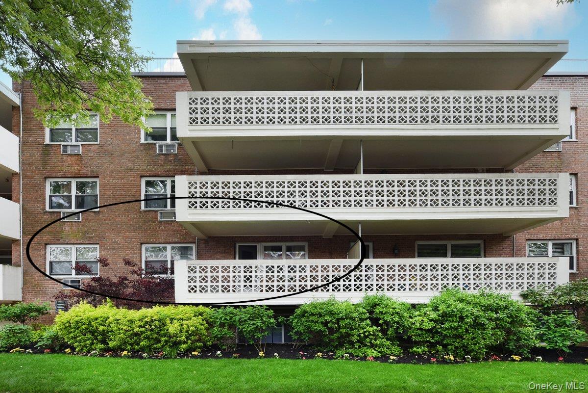 50 HILL PARK Avenue Unit: 1-L