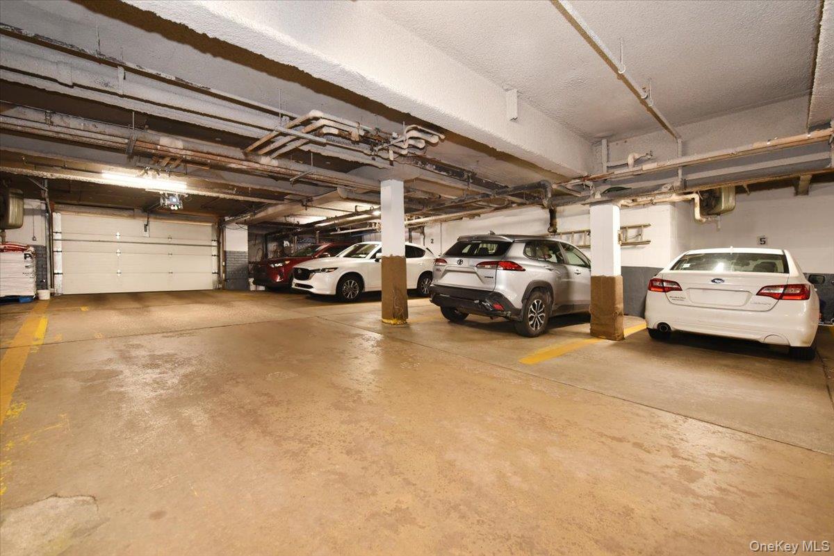 50 HILL PARK Avenue Unit: 1-L
