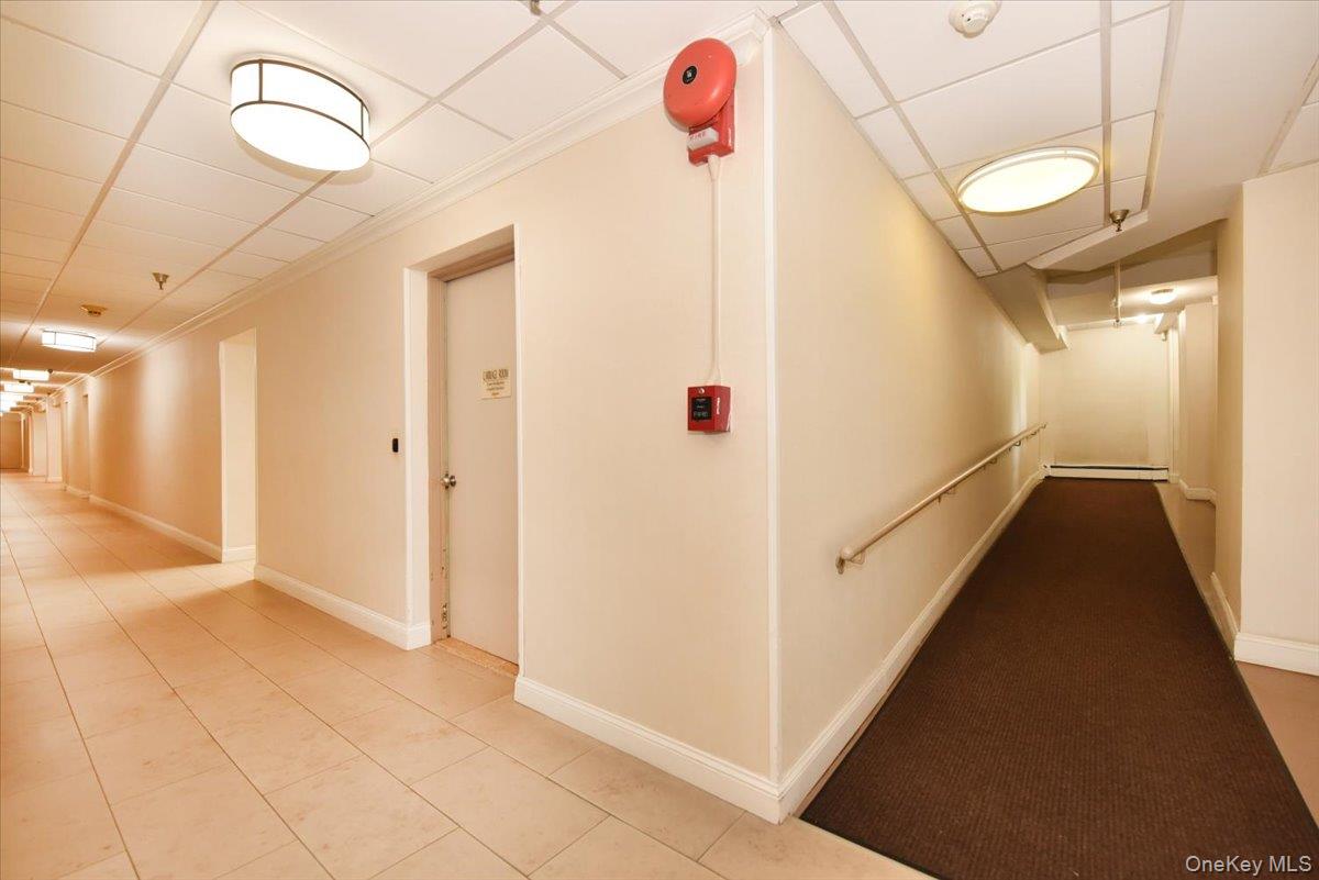 50 HILL PARK Avenue Unit: 1-L