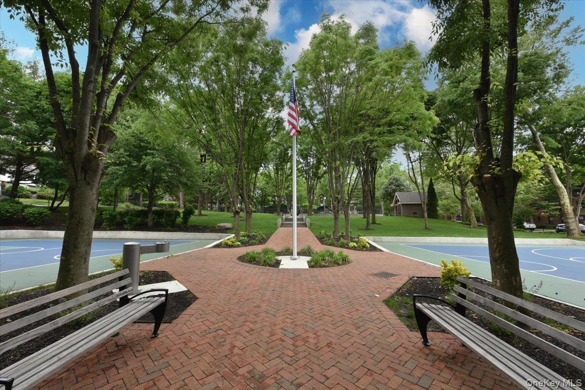 50 HILL PARK Avenue Unit: 1-L