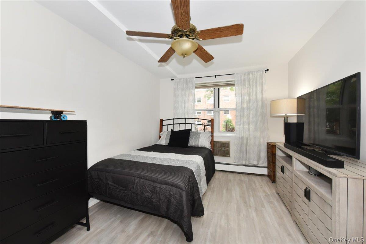 50 HILL PARK Avenue Unit: 1-L